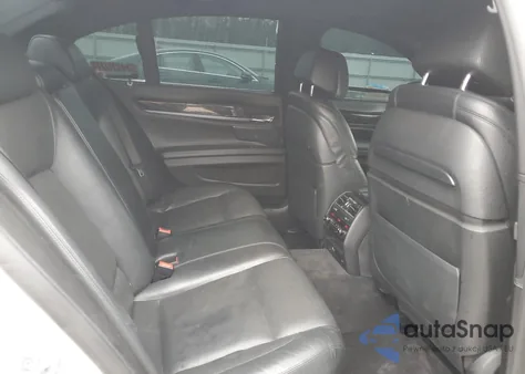 2015 BMW 750 I z USA, uszkodzony, nr VIN WBAYA8C52FD825641